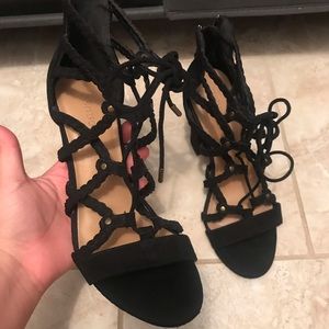 Black heels - lace up
